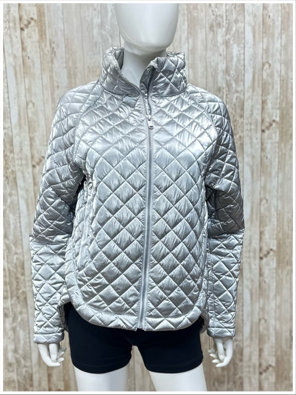 Athleta Whisper Featherless Metallic Silver Quilted Jacket ~ Size S ~ Item #X56